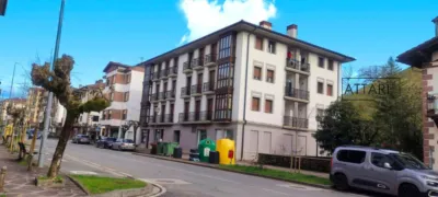 Piso en alquiler en Calle de Santiago, cerca de Plaza de Saskaitz, Elizondo (Baztán) de 750 €<span>/mes</span>