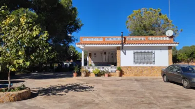 Rustic chalet in Urbanizaciones Cumbres de Calicanto-Manyes-Barbeta photo 5