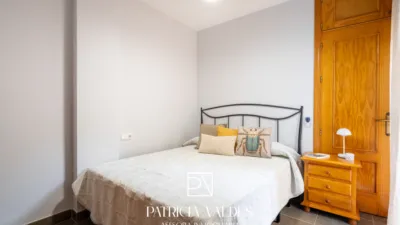 Apartment on Calle de la Princesa Sofía photo 8
