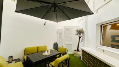 Casa en venta en Avenida Veinticinco de Julio, cerca de Calle del Amor, Salamanca-Uruguay-Las Mimosas (Distrito Centro-Ifara. Santa Cruz de Tenerife Capital) de 1.200.000 €