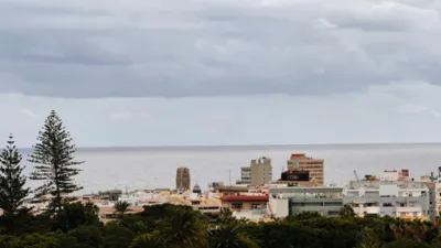 Casa en venta en Avenida Veinticinco de Julio, cerca de Calle del Amor, Salamanca-Uruguay-Las Mimosas (Distrito Centro-Ifara. Santa Cruz de Tenerife Capital) de 1.200.000 €