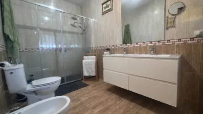 Casa adosada en venta en Calle de José Marcelo Delgado 'Pepe', Alcalá del Río de 179.990 €