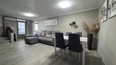 Casa en venta en Barriada Almonazar, cerca de Avenida de San José, San José de La Rinconada (La Rinconada) de 159.990 €