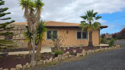 Chalet on Calle Elvira photo 2