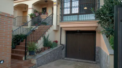 Chalet adosado en venta en Calle de Richard Wagner, Capellanía-Retamar (Alhaurín de la Torre) de 525.000 €