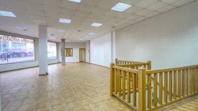 Local comercial en venta en Avenida de la Peregrina, 14 - Més
