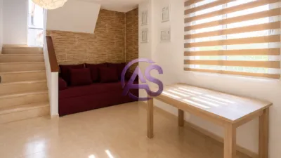 Apartment on Calle Paralela Sargento Provisional photo 3