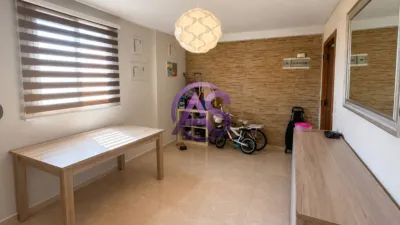 Apartment on Calle Paralela Sargento Provisional photo 4
