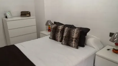 Apartamento en alquiler en Calle de José Recuerda Rubio, La Buhaira-San Bernardo (Distrito Nervión. Sevilla Capital) de 950 €<span>/mes</span>