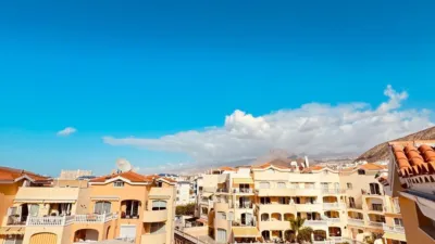 Dúplex en venta en Avenida Juan Carlos Primero, Número 52, Los Cristianos (Arona) de 549.950 €