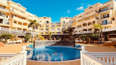 Dúplex en venta en Avenida Juan Carlos Primero, Número 52, Los Cristianos (Arona) de 549.950 €
