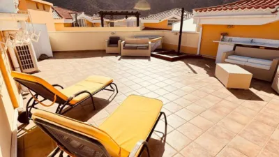 Dúplex en venta en Avenida Juan Carlos Primero, Número 52, Los Cristianos (Arona) de 549.950 €