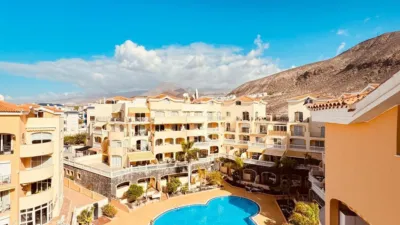 Dúplex en venta en Avenida Juan Carlos Primero, Número 52, Los Cristianos (Arona) de 549.950 €