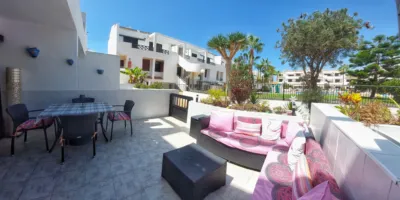 Apartamento en venta en Avenida Londres, 4, Los Cristianos (Arona) de 290.000 €