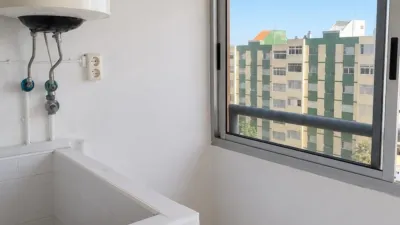 Top-floor apartment on Calle del Sargento Provisional photo 10