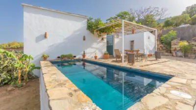 Rustic chalet on Calle Betis photo 8