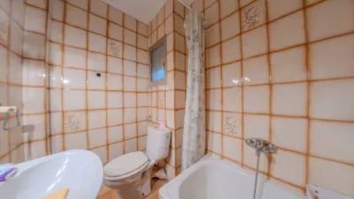 Apartment on Ronda de Garay photo 32