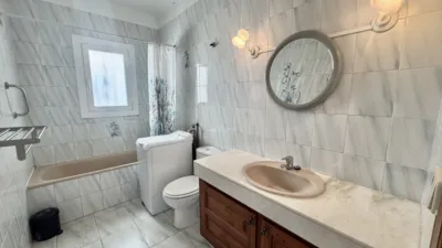 Apartment on Carrer de Joan Margarit photo 9