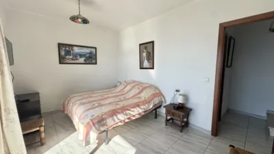 Apartment on Carrer de Joan Margarit photo 6