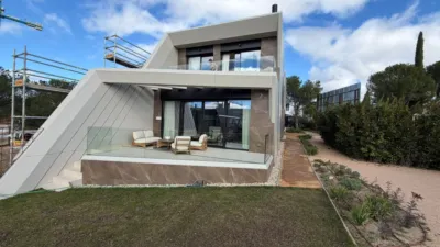 Semi-detached chalet on Paseo de Pascual Saorín photo 2