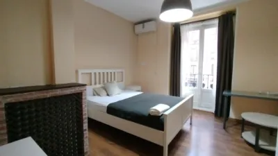 Piso en alquiler en Calle de Toledo, cerca de Calle del Duque de Salas, Casco Histórico (Mérida) de 3.500 €<span>/mes</span>
