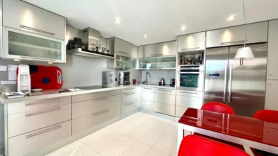 Apartment on Calle Robert Grave photo 2