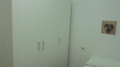 Habitación en alquiler en Carrer Gabriel y Galán, Centro (Distrito Núcleo Urbano. Elx - Elche) de 190 €<span>/mes</span>