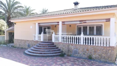 House on Carrer Manual Flores photo 4