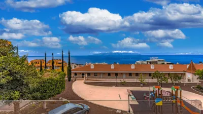 Chalet adosado en venta en Calle Alcalde Juan García Dorta, Número 4, Playa de La Arena (Santiago del Teide) de 520.000 €
