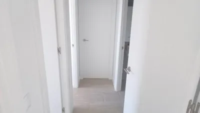 Piso en alquiler en Calle Escritora Angela Lopez de Ayala, Ciudad Jardín-Zoco (Córdoba Capital) de 1.100 €<span>/mes</span>