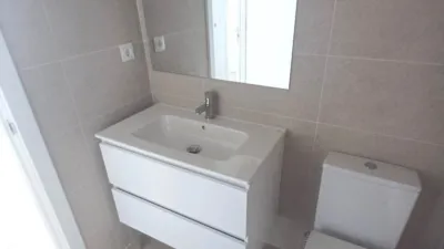 Piso en alquiler en Calle Escritora Angela Lopez de Ayala, Ciudad Jardín-Zoco (Córdoba Capital) de 1.100 €<span>/mes</span>