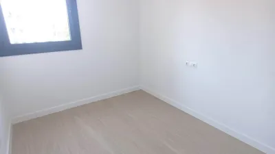 Piso en alquiler en Calle Escritora Angela Lopez de Ayala, Ciudad Jardín-Zoco (Córdoba Capital) de 1.100 €<span>/mes</span>