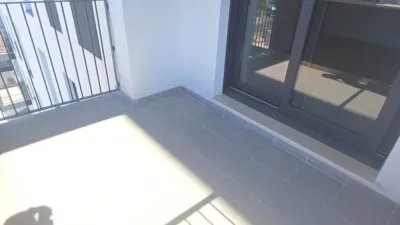 Piso en alquiler en Calle Escritora Angela Lopez de Ayala, Ciudad Jardín-Zoco (Córdoba Capital) de 1.100 €<span>/mes</span>