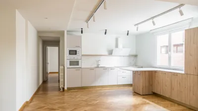 Piso en alquiler en Calle de Alfonso Rodríguez Santamaría - Imagen 2