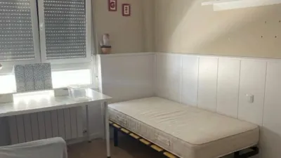 Piso en alquiler en Calle Letur, Santa Cruz-San Antonio Abad-Industria, Cañicas (Albacete Capital) de 350 €<span>/mes</span>