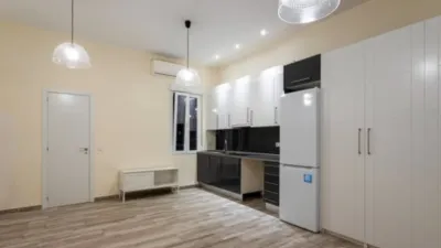 Apartamento en alquiler en Calle del Ferrocarril - Imagen 2