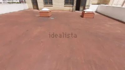 Flat for sale on Pintor Adriano Aldecoa Street photo 2
