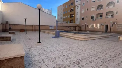 Piso en venta en Rambla Juan Mateo García, 79, cerca de Avenida de Diego Ramírez Pastor, Centro (Torrevieja) de 136.500 €