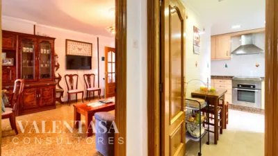 Apartment on Calle de Ángel Villena photo 24