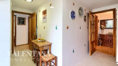 Apartment on Calle de Ángel Villena photo 18
