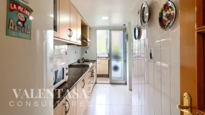 Apartment on Calle de Ángel Villena photo 14