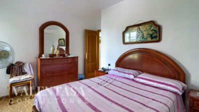 Apartment on Calle de Ángel Villena photo 34