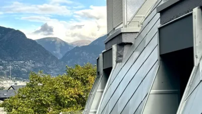 Dúplex en alquiler en Calle Escoles, Santa Coloma (Andorra la Vella) de 2.850 €<span>/mes</span>