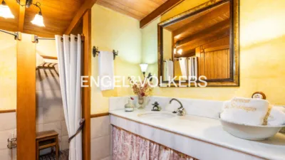 Rustic chalet on Vista Castillo Street photo 9