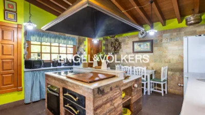 Rustic chalet on Vista Castillo Street photo 13
