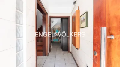 Semi-detached house on Calle Pérez Soto photo 6