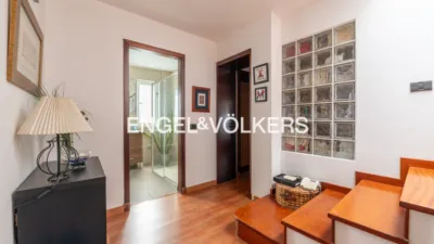 Semi-detached house on Calle Pérez Soto photo 17