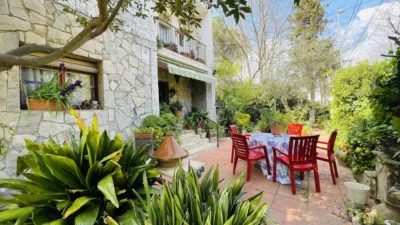 Chalet in Sant Andreu de La Barca photo 2