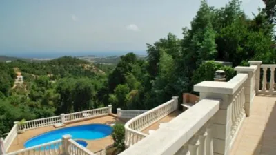 House in Urbanitzacions del Nord photo 2