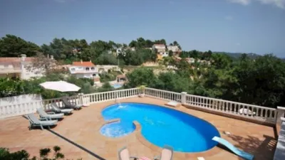 House in Urbanitzacions del Nord photo 3
